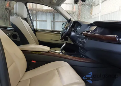 2013 BMW X5 xDrive35I/xDrive35I Premium/xDrive35I Sport Activity z USA, uszkodzony, nr VIN 5UXZV4C54D0E10654